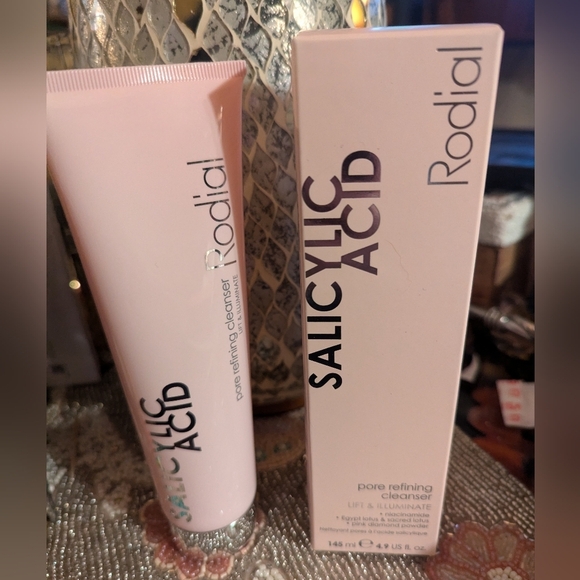 NIB Rodial Salicylic Acid Pore Refining Cleanser - Picture 3 of 3